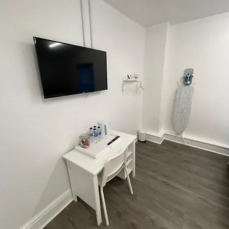 County Serviced Accommodation Liverpool Exterior photo