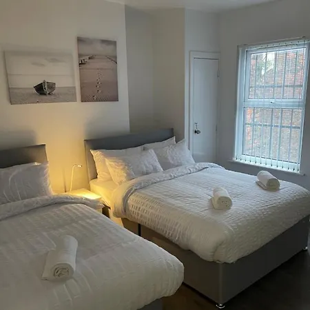 County Serviced Accommodation Liverpool Exterior photo