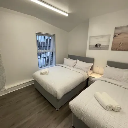 County Serviced Accommodation Liverpool Exterior photo