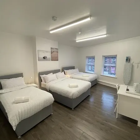 County Serviced Accommodation Liverpool Exterior photo