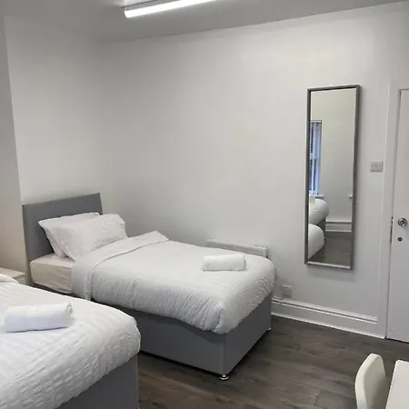 County Serviced Accommodation Liverpool Exterior photo