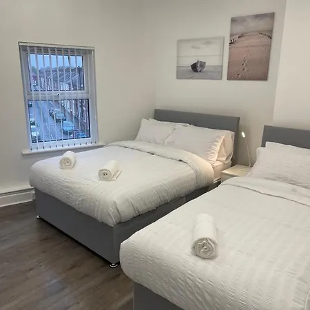 County Serviced Accommodation Liverpool Exterior photo